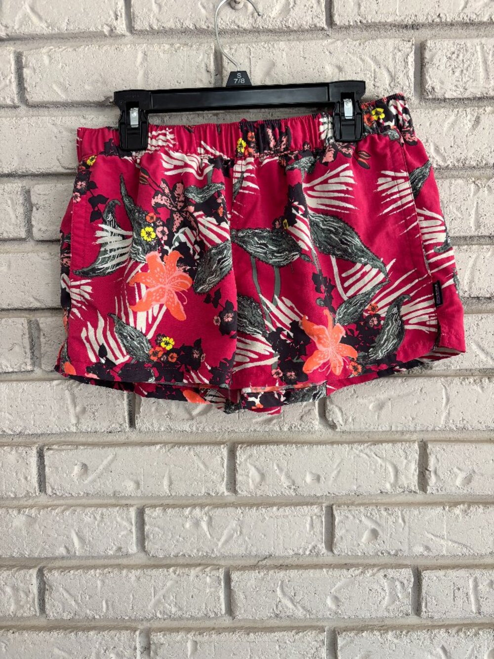 Patagonia Women’s Shorts Size Small Kelp Garden Craft Pink Nylon Barely Baggies